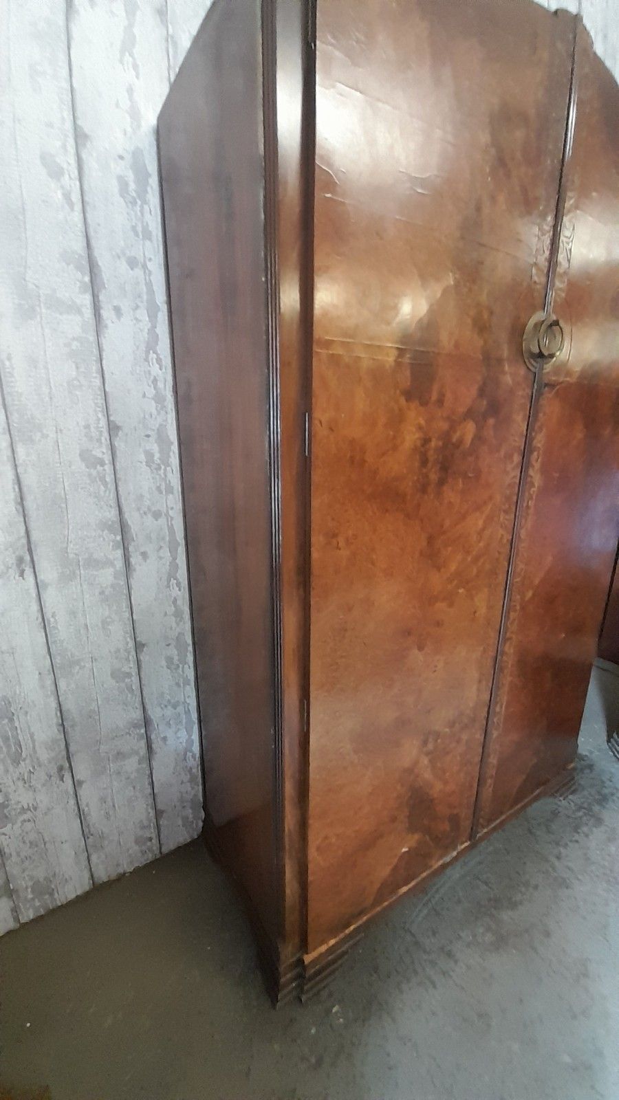 Art Deco Burr Walnut Art Deco 2 Door Wrdrobe photo vinterior