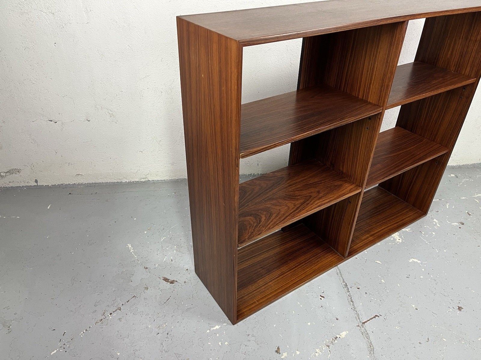 photo vinterior Poltronova Sottsass Wooden Bookcase 1960s Vintage Design
