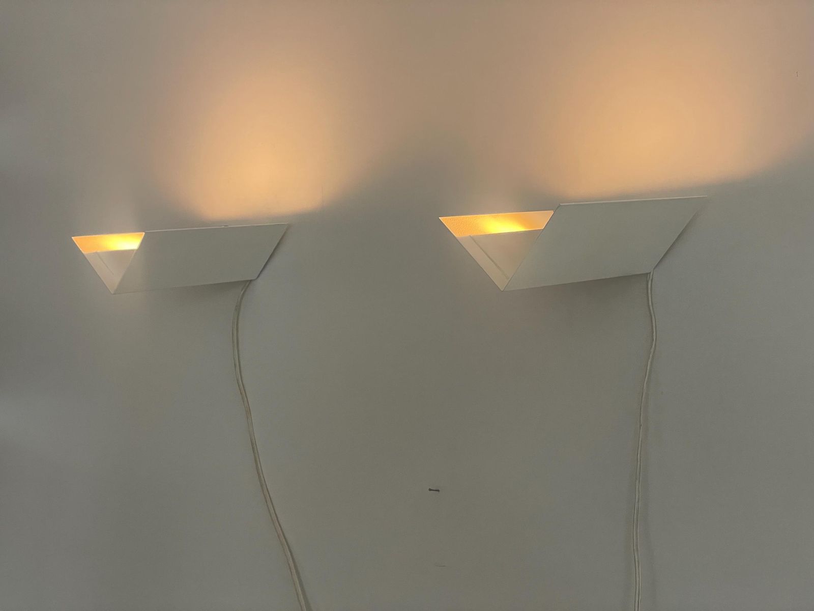 Spigolo Parete Model White Metal Pair Of Wall Lamps By Quattrifolio, 1970s, Italy photo buy