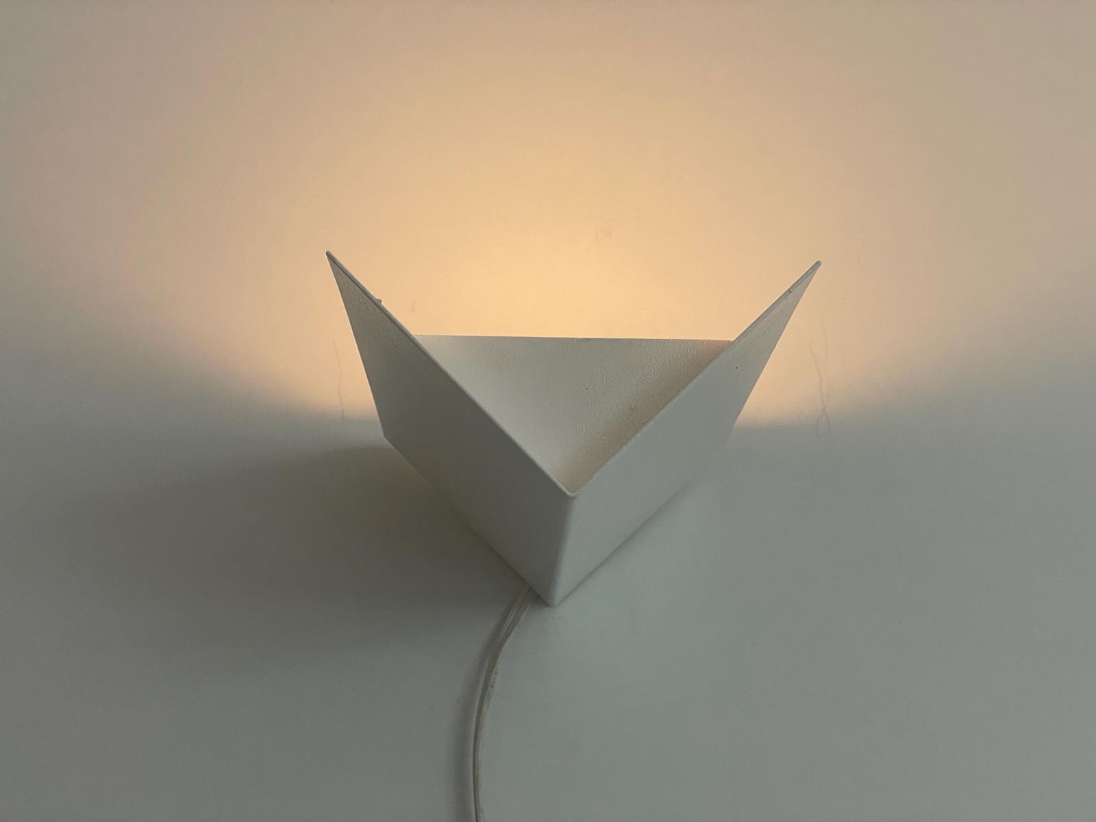 Spigolo Parete Model White Metal Pair Of Wall Lamps By Quattrifolio, 1970s, Italy photo vintage