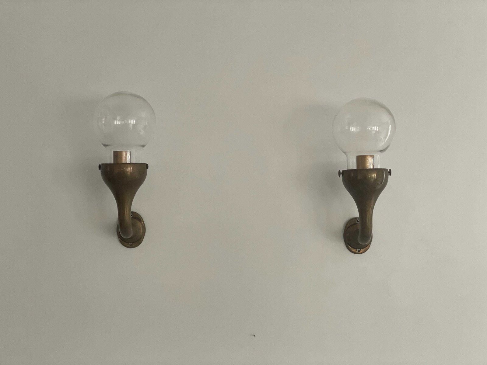 photo furniture Bronze And Glass Pair Of Wall Lamps, 1960's, Italy