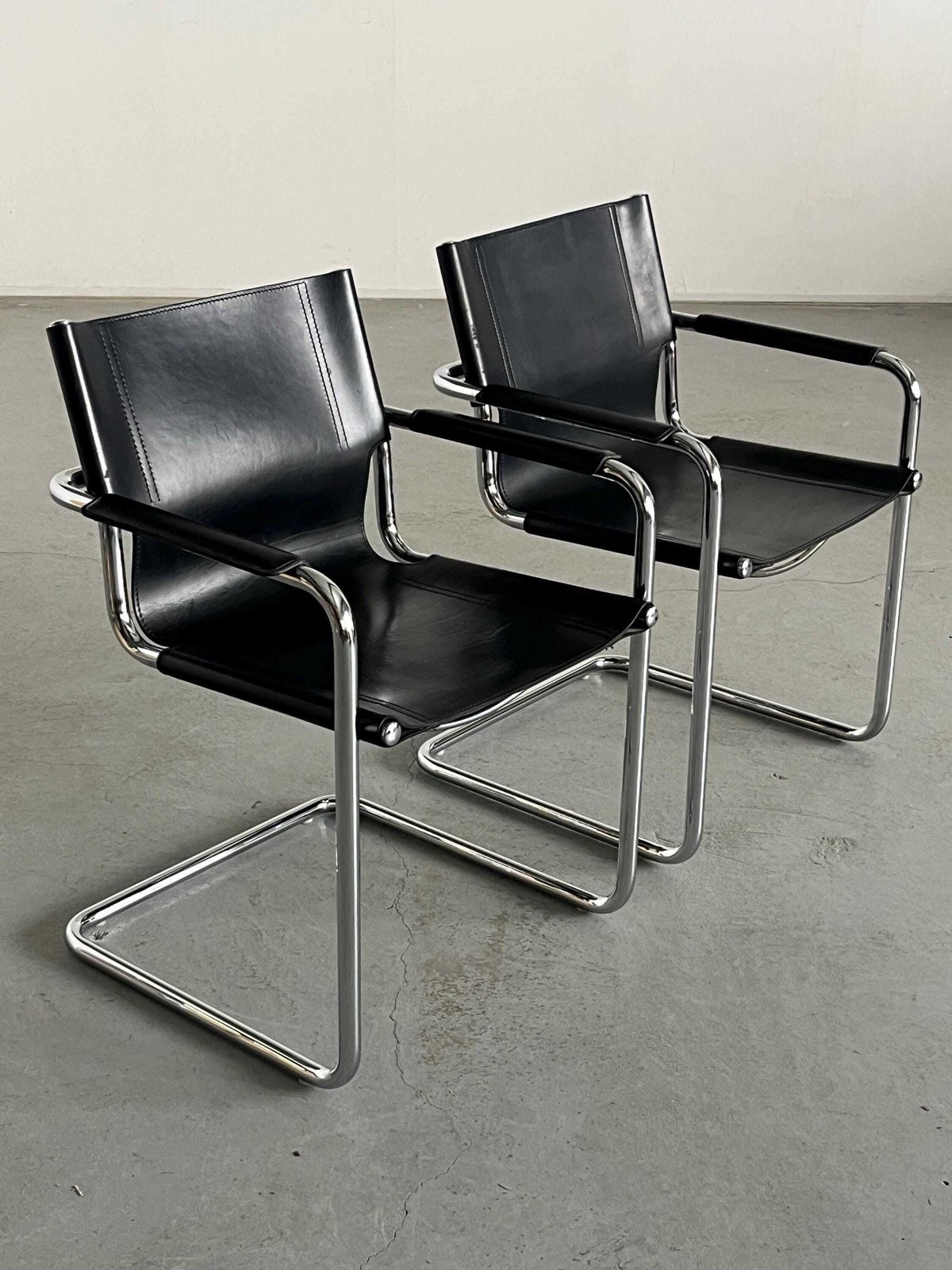 Pair Of Original Leather Cantilever Armchairs By Centro Studi For Matteo Grassi, Bauhaus Design Tubular Steel And Leather Cantilever Chairs photo for sale