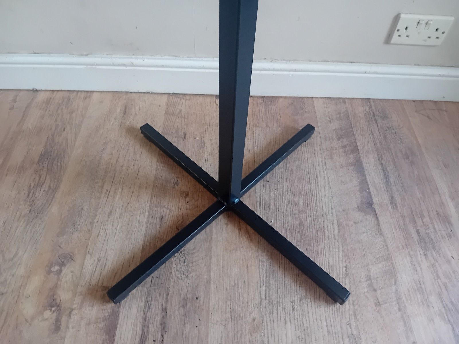 photo vinterior 1970's  Brutalist Art Embosseddesign Mid Century  Dining /Kitchen Table