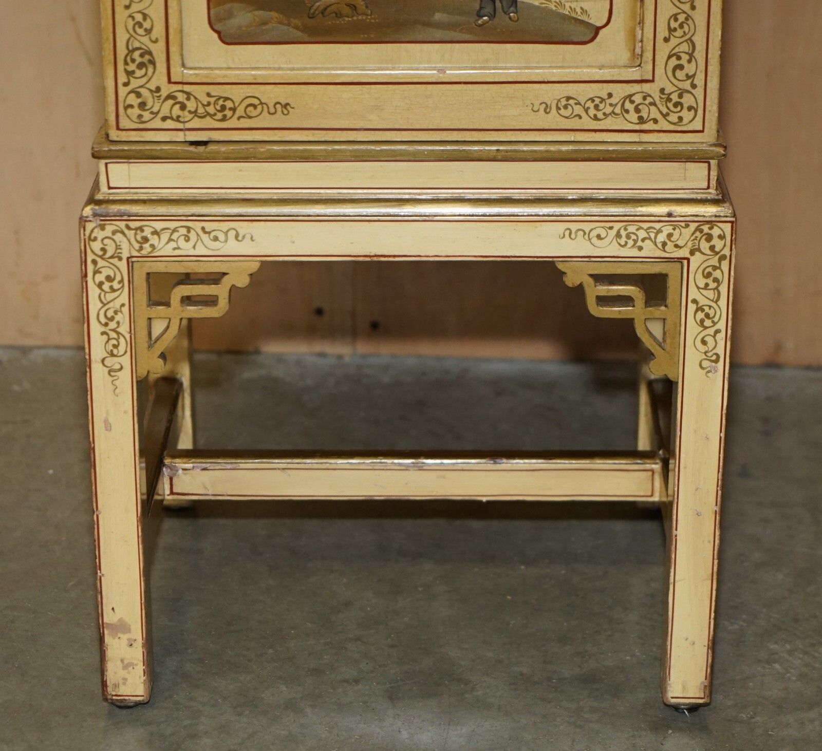 Pair Of Antique Chinese Export Hand Painted & Lacquered Nightstands Side Tables photo vinterior