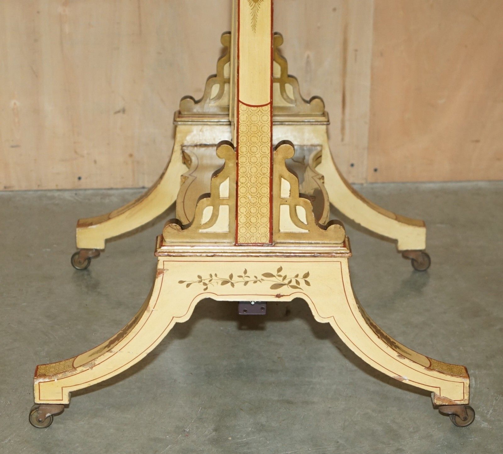 photo vintage Stunning Antique Chinese Export Cir 1920 Hand Painted & Lacquered Cheval Mirror