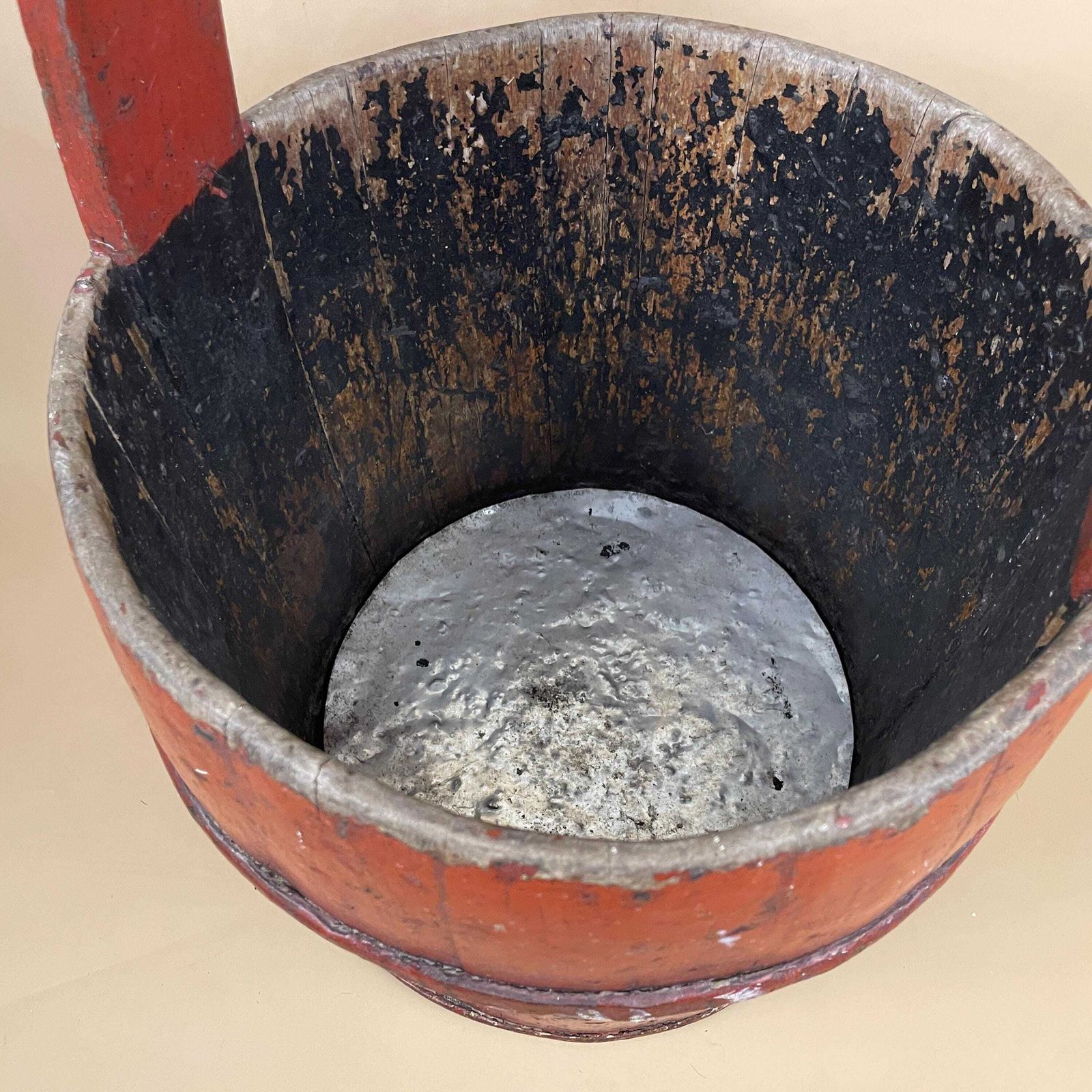 Antique Wooden Barrel Bucket With Handle Large Wall Planter Painted Red Wood Vintage Decorative Planting Bucket Old Aged photo vinterior