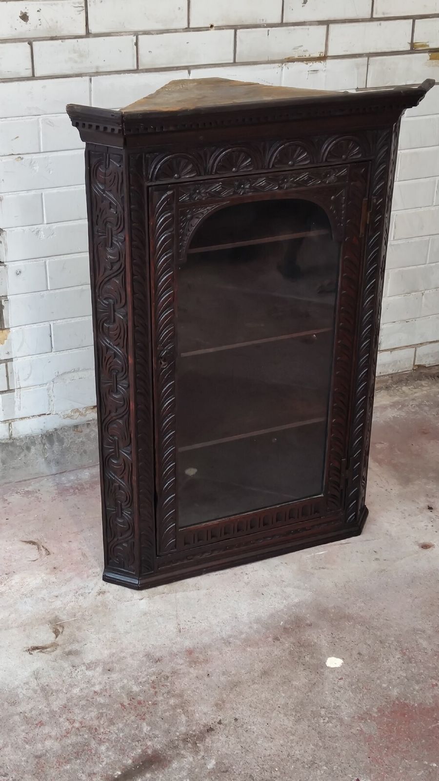 photo furniture Antique Georgian Solid Dark Oak Hand Carved Corner Cupboard