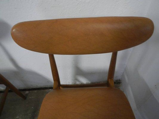 photo furniture Set Of Chairs In Beech And Imitation Leather, 1950