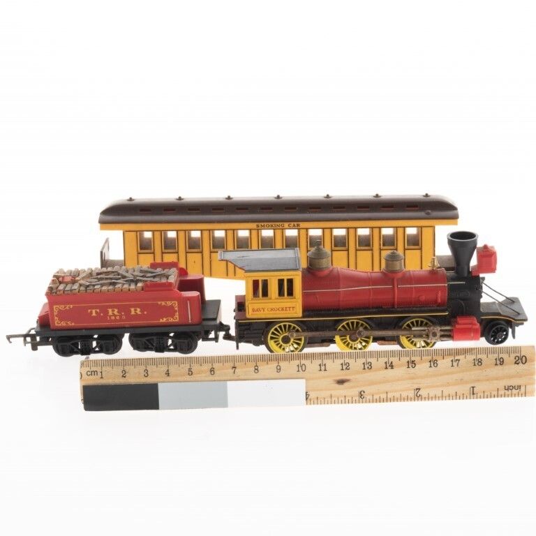Tri Ang Ho/Oo Davy Crockett Railways Smoking Locomotive With Tender & Coach photo for sale