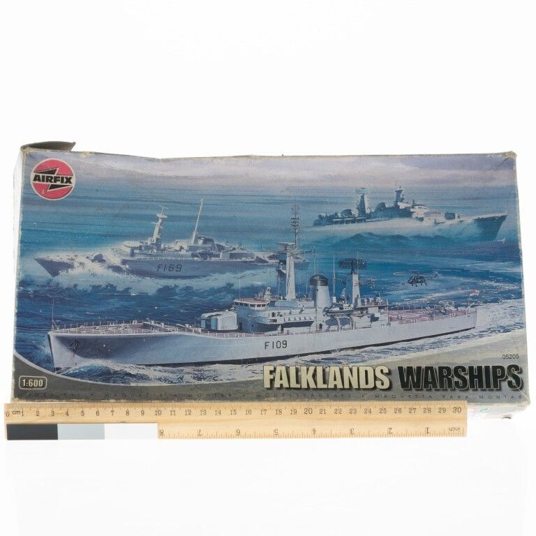 1:600 Scale Airfix Model Falklands Warships (Unused Contents) photo Home Decor