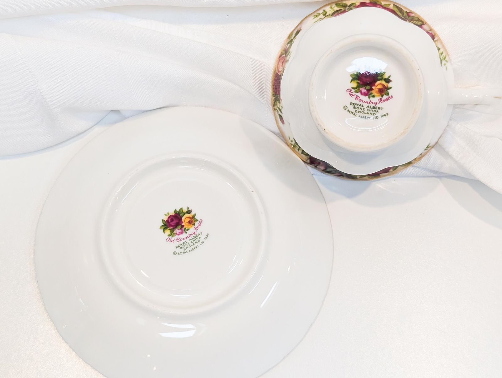 First Edition, 1st Quality Royal Albert Old Country Rose Teacup And Saucer Set Of 6. Made In England 1960s In Perfect Condition. photo vinterior