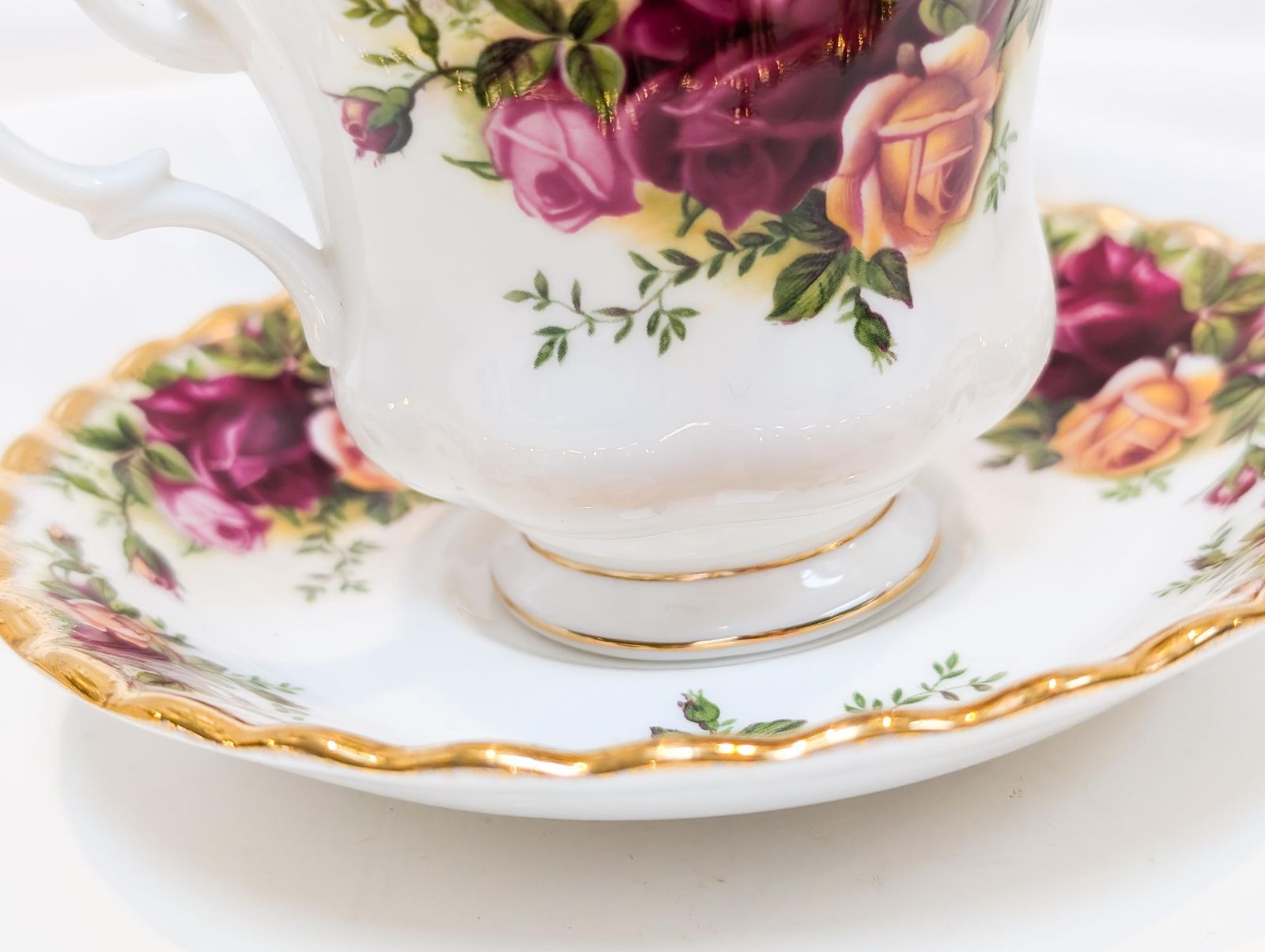 First Edition, 1st Quality Royal Albert Old Country Rose Teacup And Saucer Set Of 6. Made In England 1960s In Perfect Condition. photo vintage