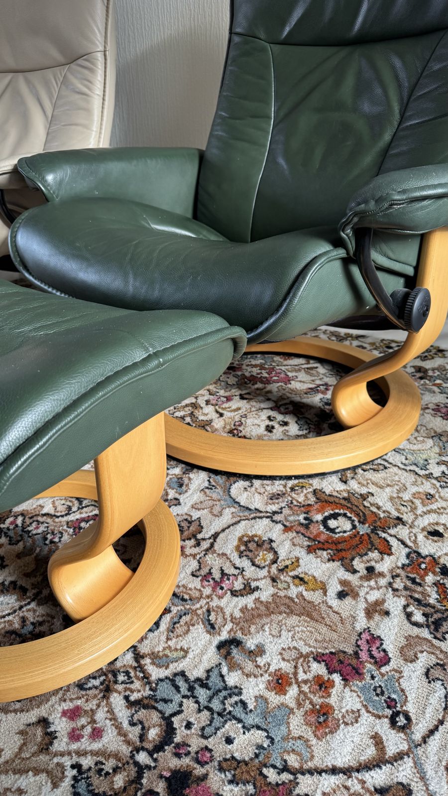 Green Stressless Consul Medium Recliner Leather Armchair photo 200.0