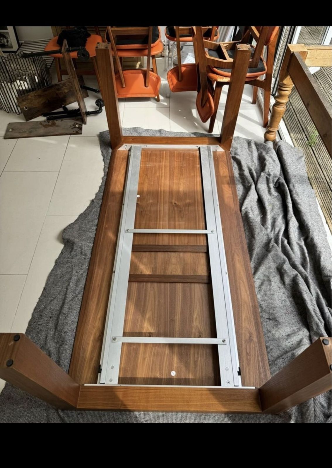 Extendable Dark Wood Table And Matching Dark Wood/Orange Chairs X6 photo vinterior