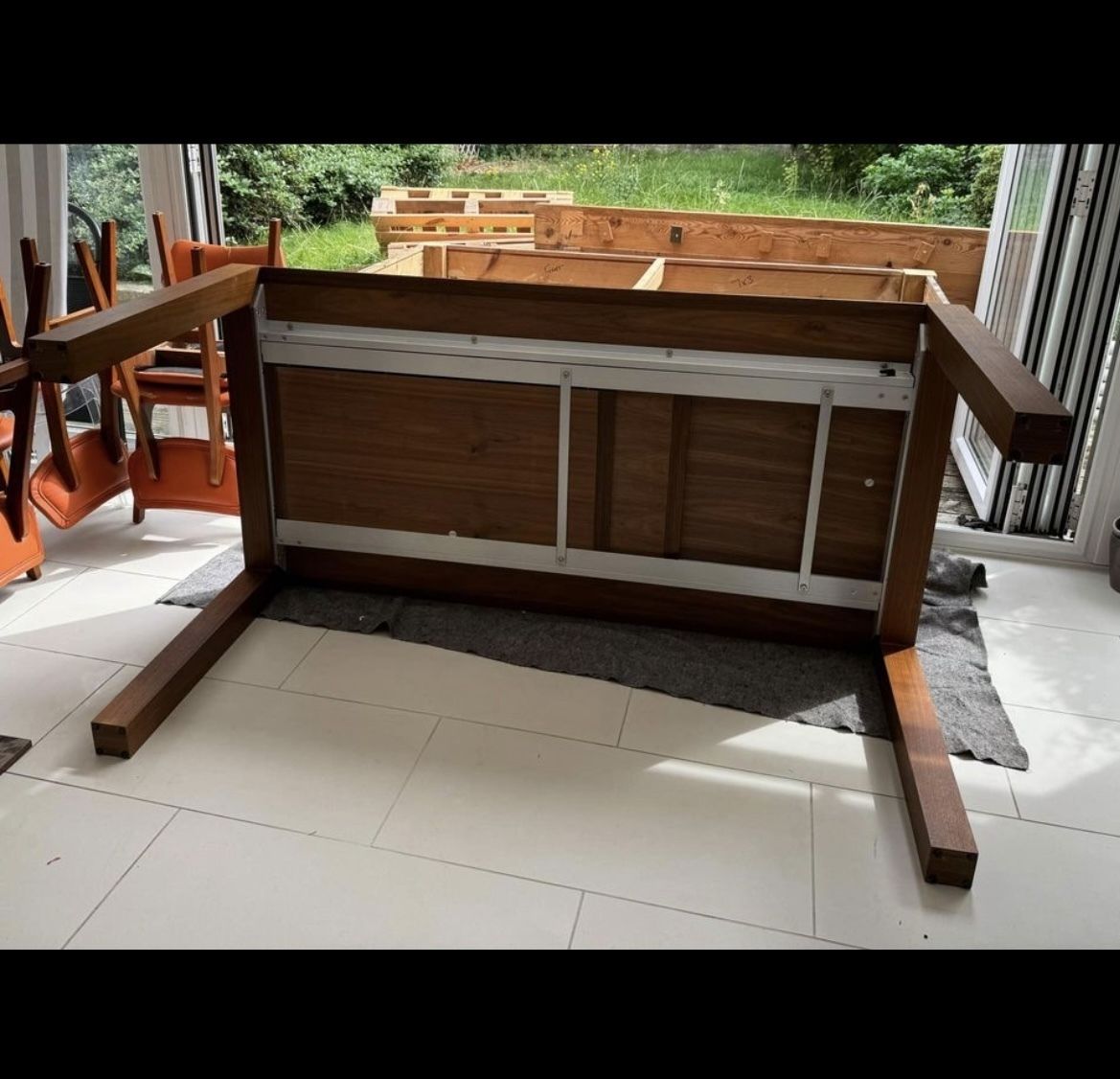 Extendable Dark Wood Table And Matching Dark Wood/Orange Chairs X6 photo buy