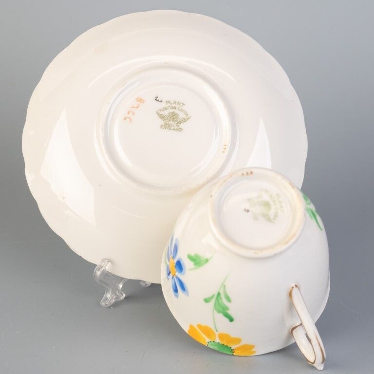 Royal Tuscan Porcelain Ceramic Art Deco Teacup & Saucer photo furniture