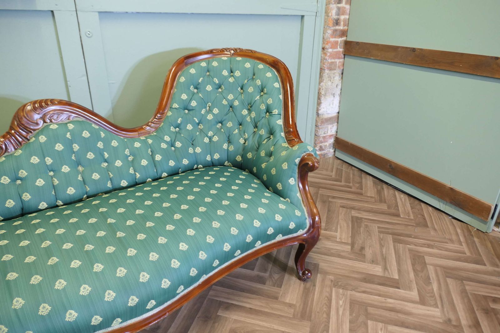Double Spoon Back Sofa, Day Bed Settee photo buy