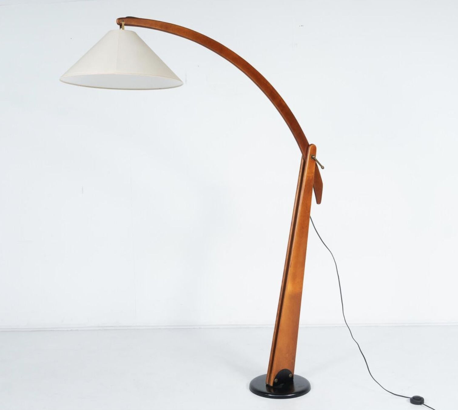 Mid Century Modern Wooden Arc Floor Lamp, Italy, 1960s photo vinterior