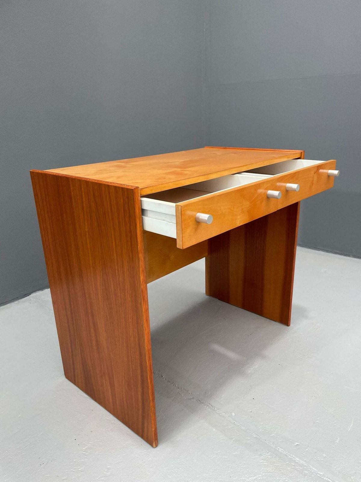 Femina Vanity Table – Jindřich Halabala, 1970s, Up Závody Bučovice photo vinterior