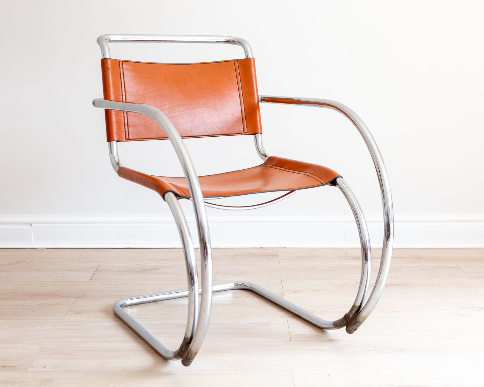 Mies Van Der Rohe Mr20 Cantilever Chair Chestnut Leather Chrome Bauhaus Mcm photo Furniture