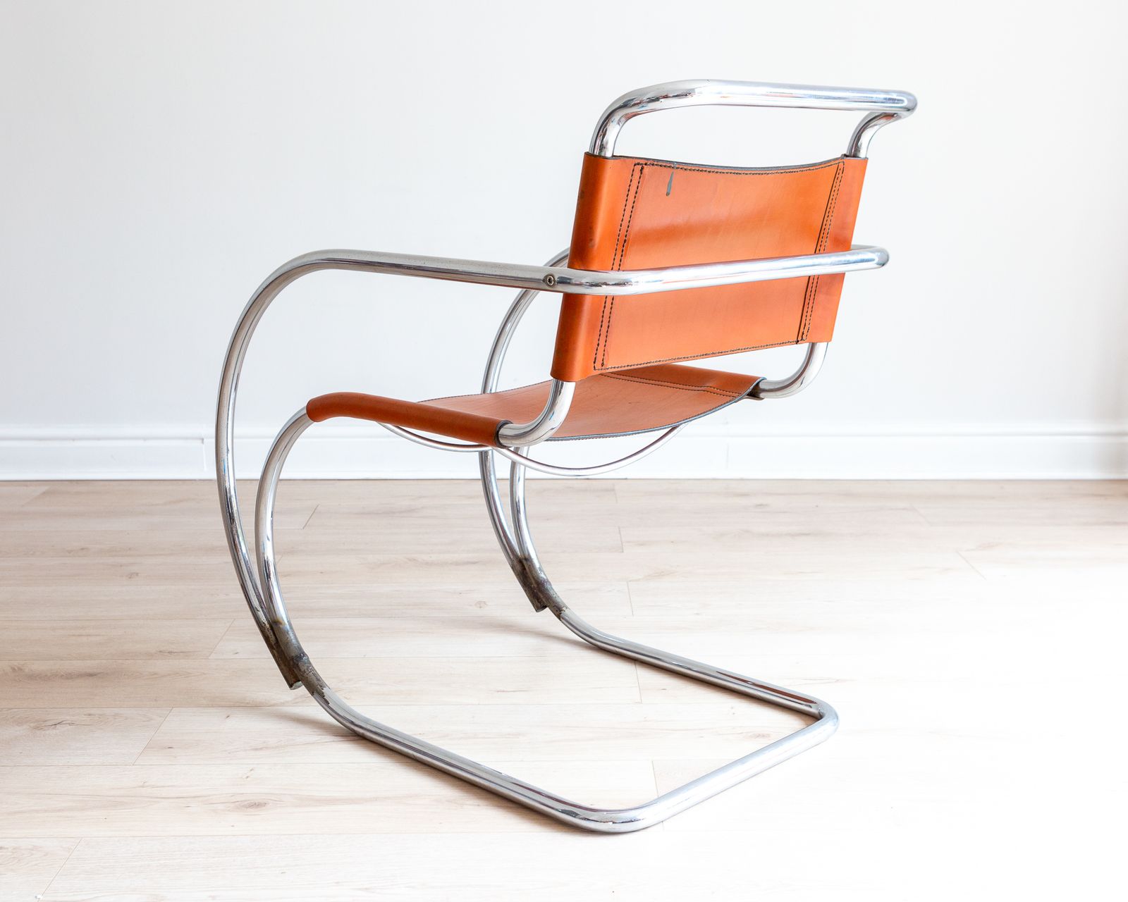 photo buy Mies Van Der Rohe Mr20 Cantilever Chair Chestnut Leather Chrome Bauhaus Mcm