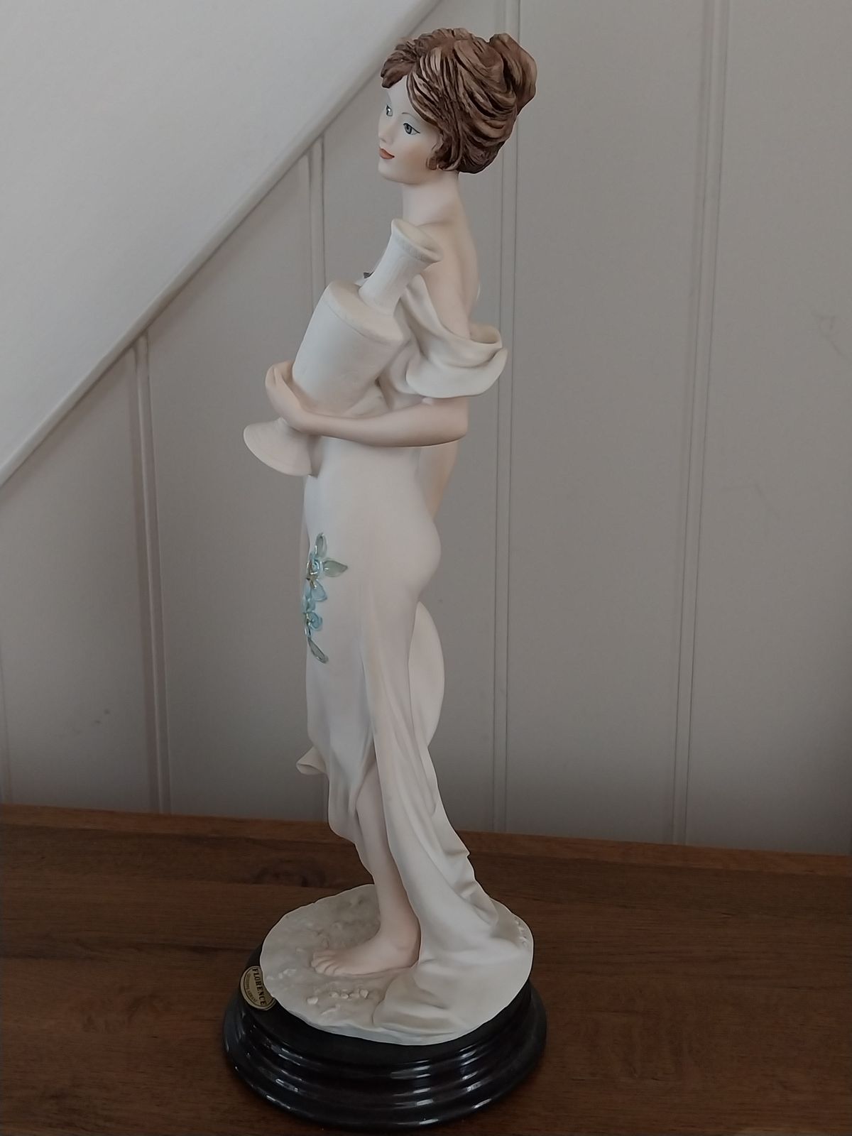 Giuseppe Armani Sweet Water Lady Figurine. Capodimonte. photo for sale