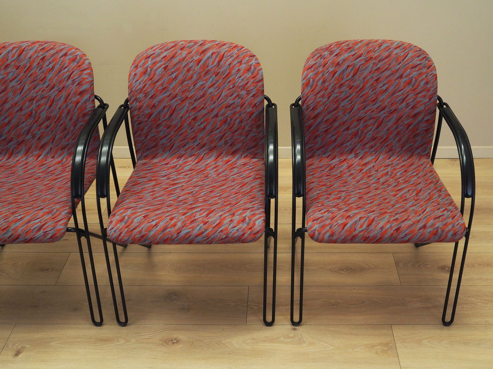 Set Van Vier Stoelen, Italiaans Design, Jaren 1980, Productie Italië photo Meubels