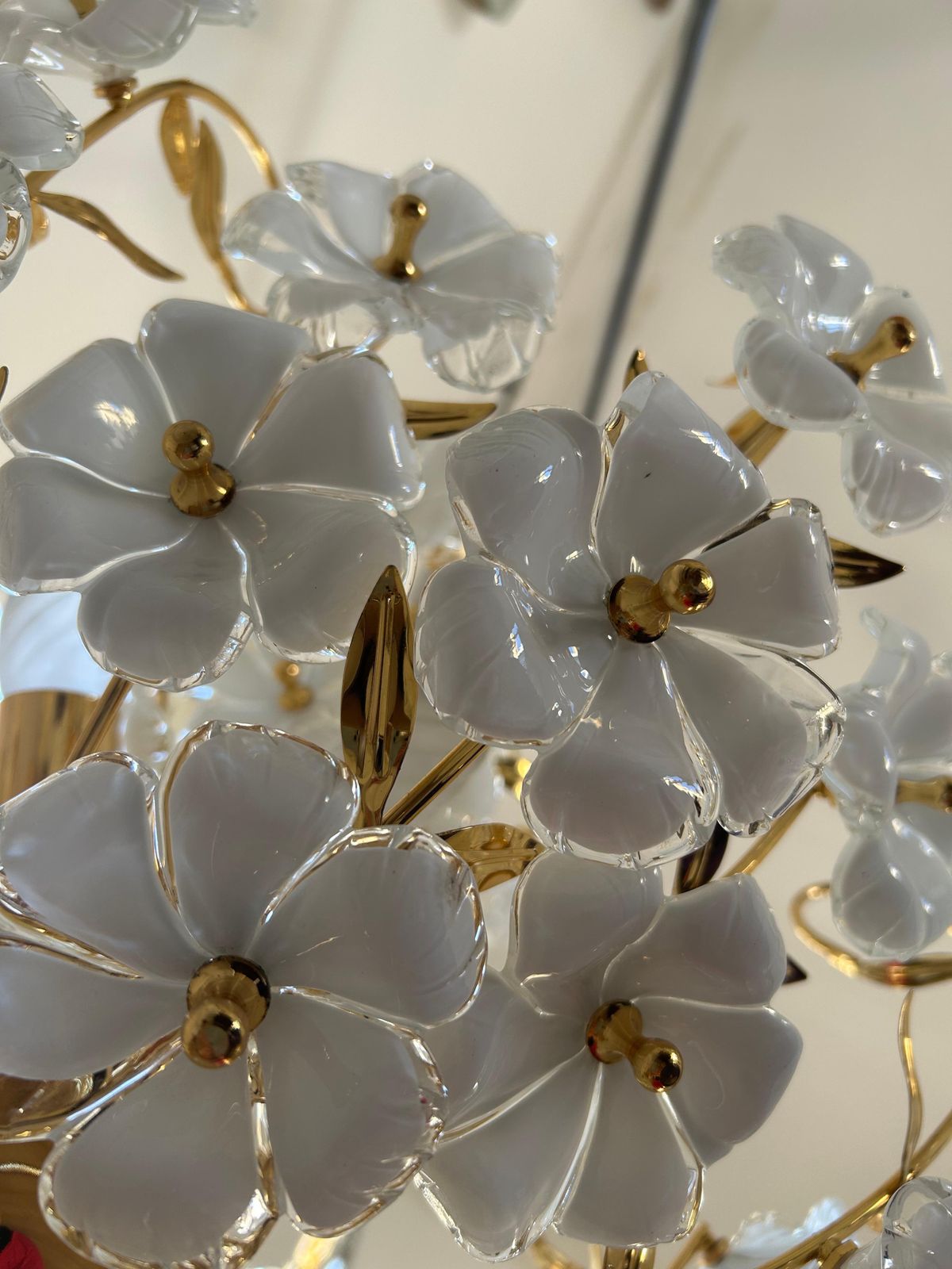 photo furniture Dew And Gold, Majestic Murano White Flowers Chandelier, 1980's