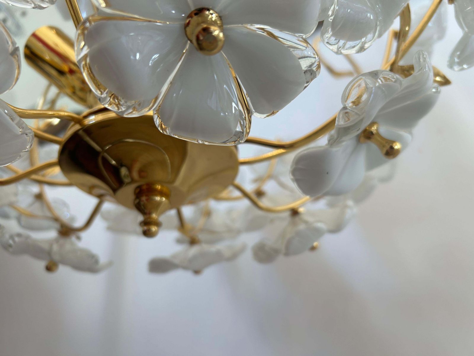 Lighting Dew And Gold, Majestic Murano White Flowers Chandelier, 1980's photo