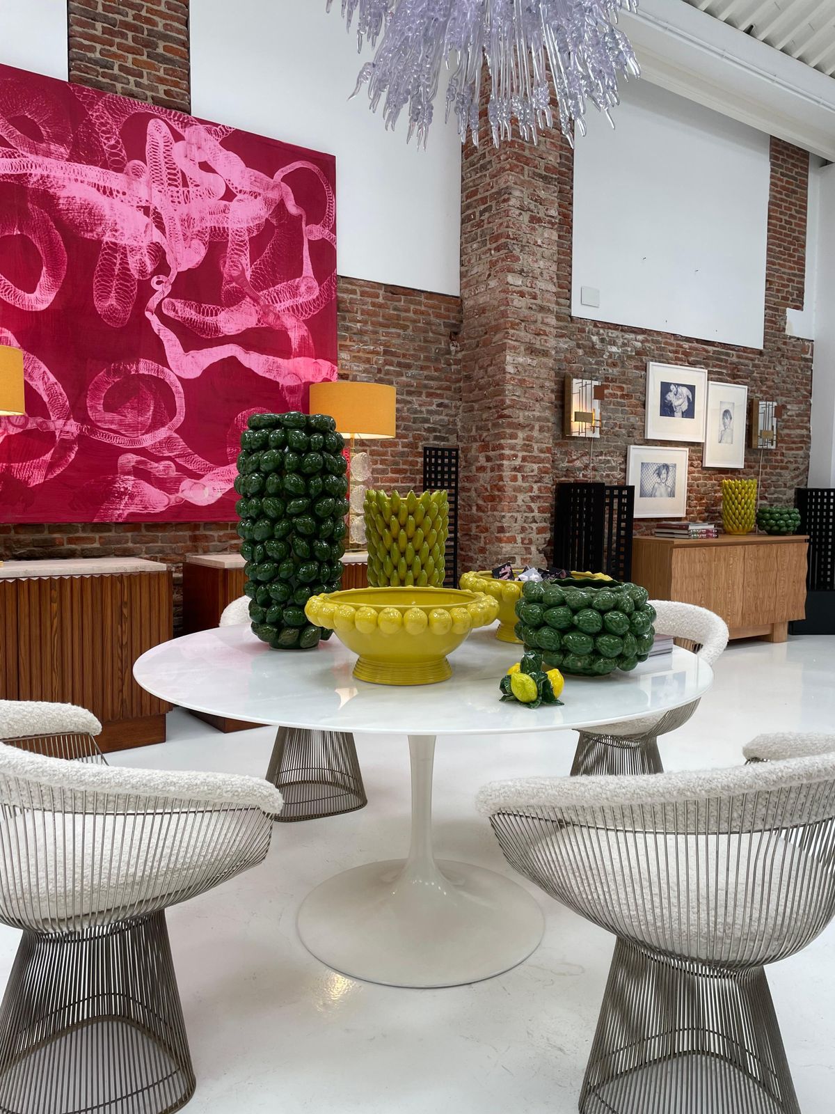 Furniture Tulip Dining Table Edited By Knoll Designed By Eero Saarinen photo