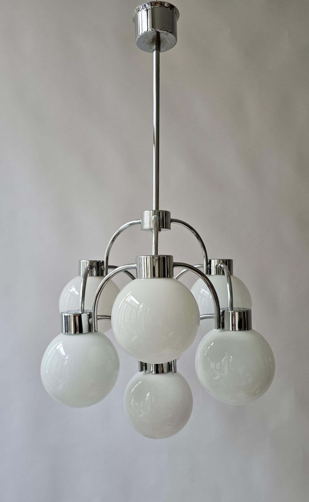 Mid Century Modern Chandelier In Chrome & Milk Glass photo vintage