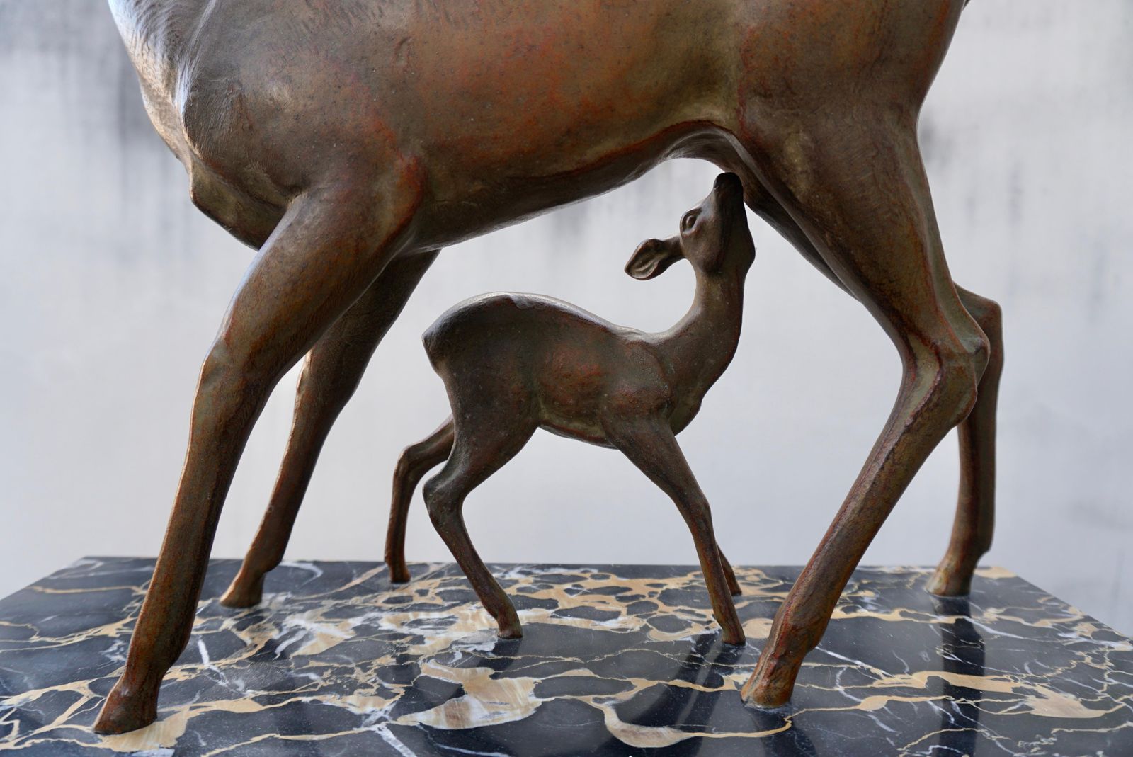 photo buy Art Deco Bronze Depicting A Doe And Its Fawn On A Black Marble Base
