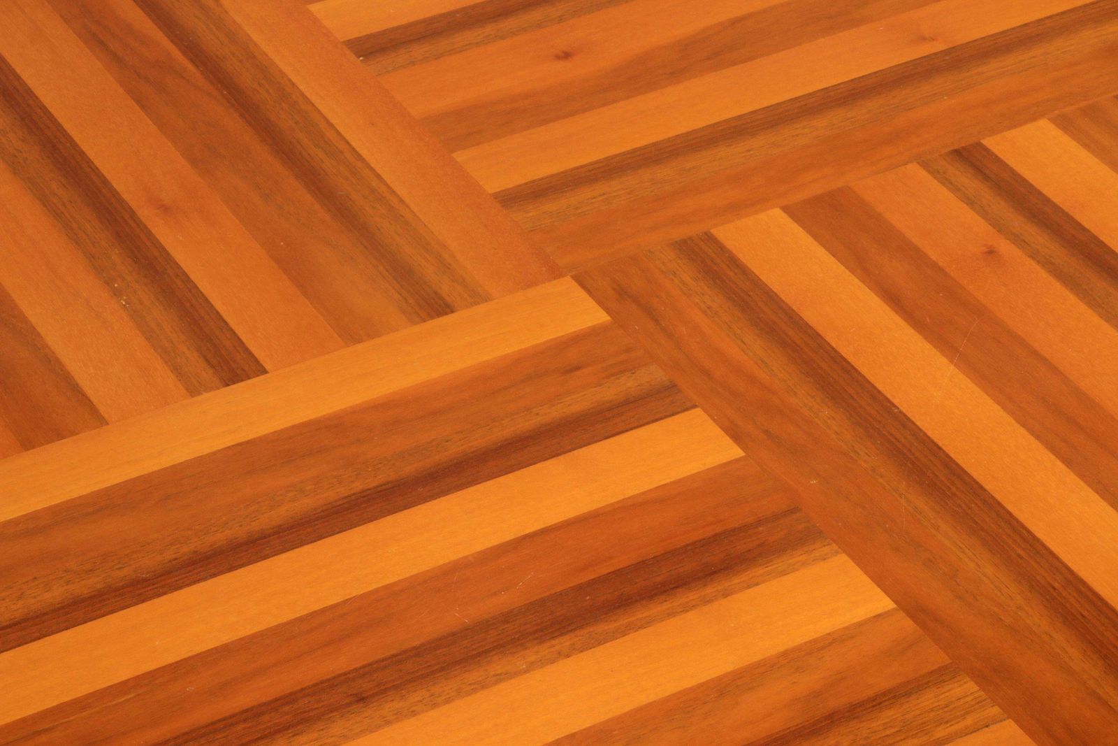 Bellini’s Exquisite Walnut Coffee Table – A Masterpiece Of Italian Modernism 197 photo vintage