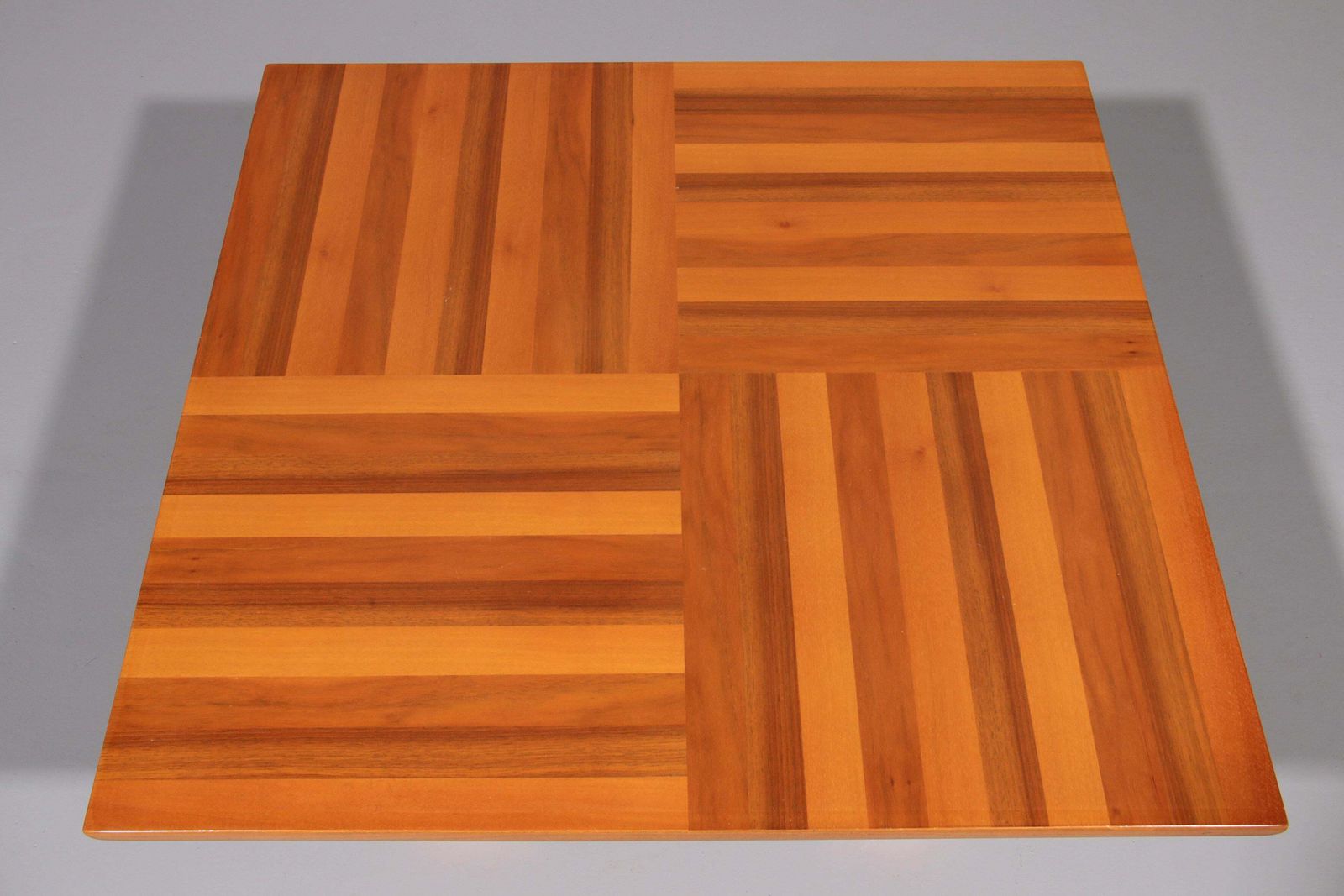 photo furniture Bellini’s Exquisite Walnut Coffee Table – A Masterpiece Of Italian Modernism 197
