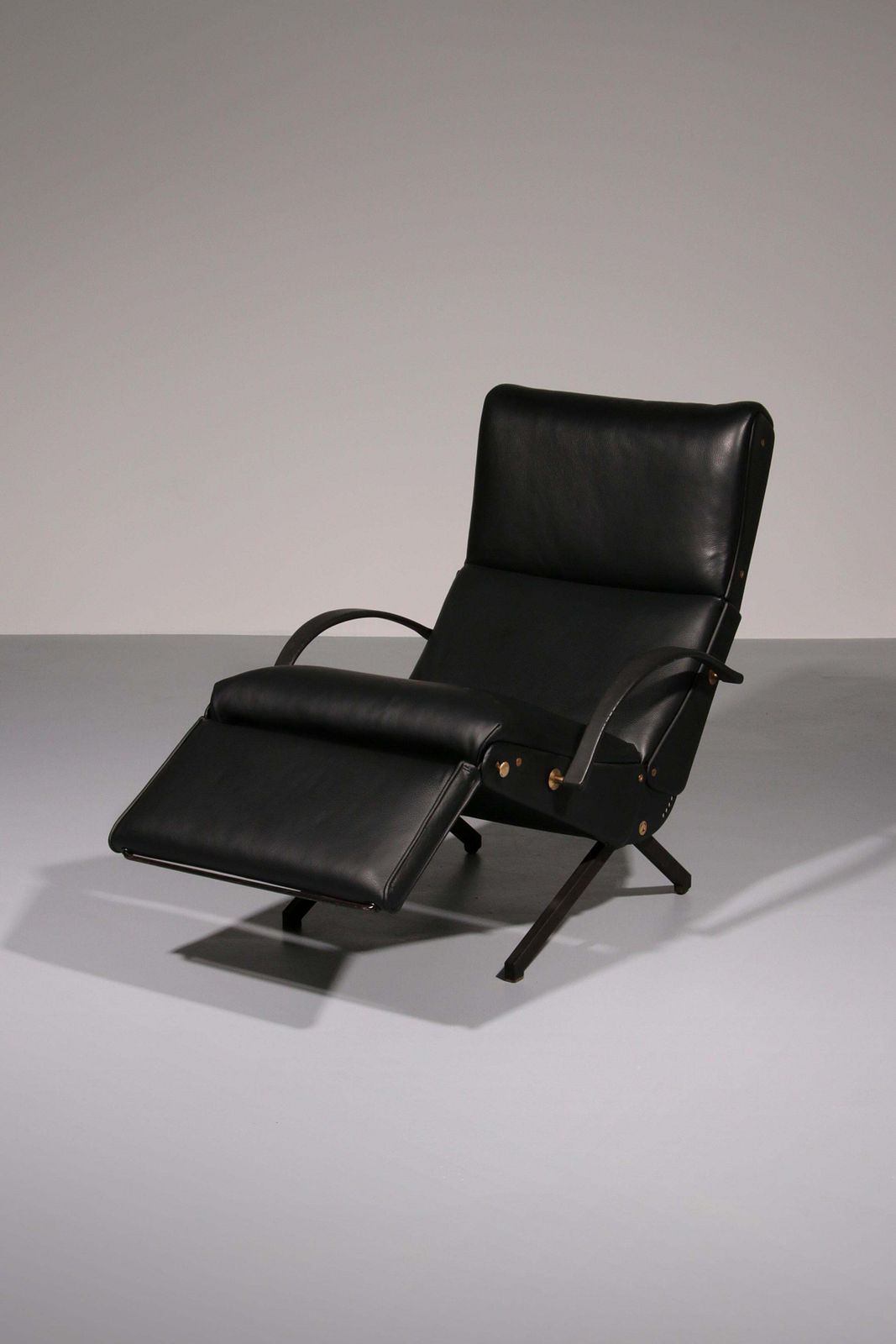 Italian Black Leather Adjustable P40 Relax Chair By Osvaldo Borsani Tecno. photo furniture