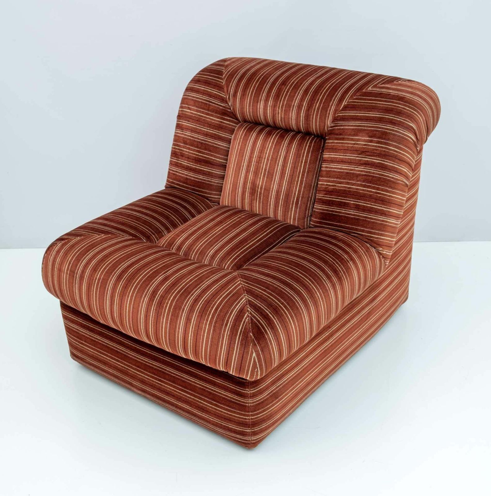 photo furniture Set Of Vintage Italian Velvet Five Modular Armchairs And Coffee Table, 1970s