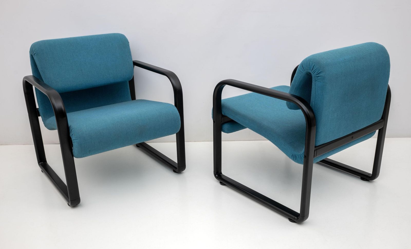 Post Modern Italian Fabric And Metal Armchairs By Arflex, 70s photo buy
