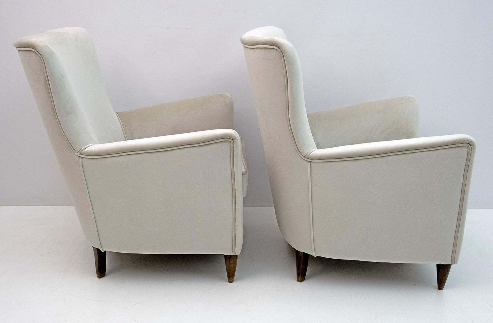 Pair Of Gio Ponti Style Mid Century Modern Italian Velvet Armchairs For Isa, 50s photo vinterior