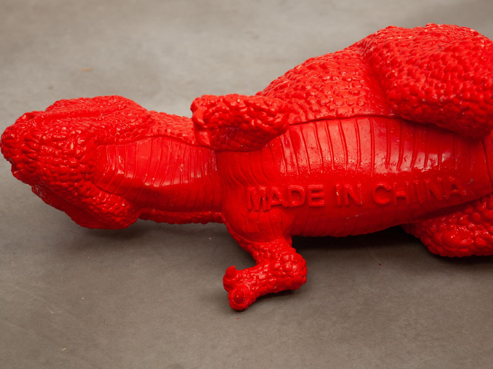 photo furniture Jurassic Age Series Red Dinosaur Design By Sui Jianguo No.429/1000 Made In China