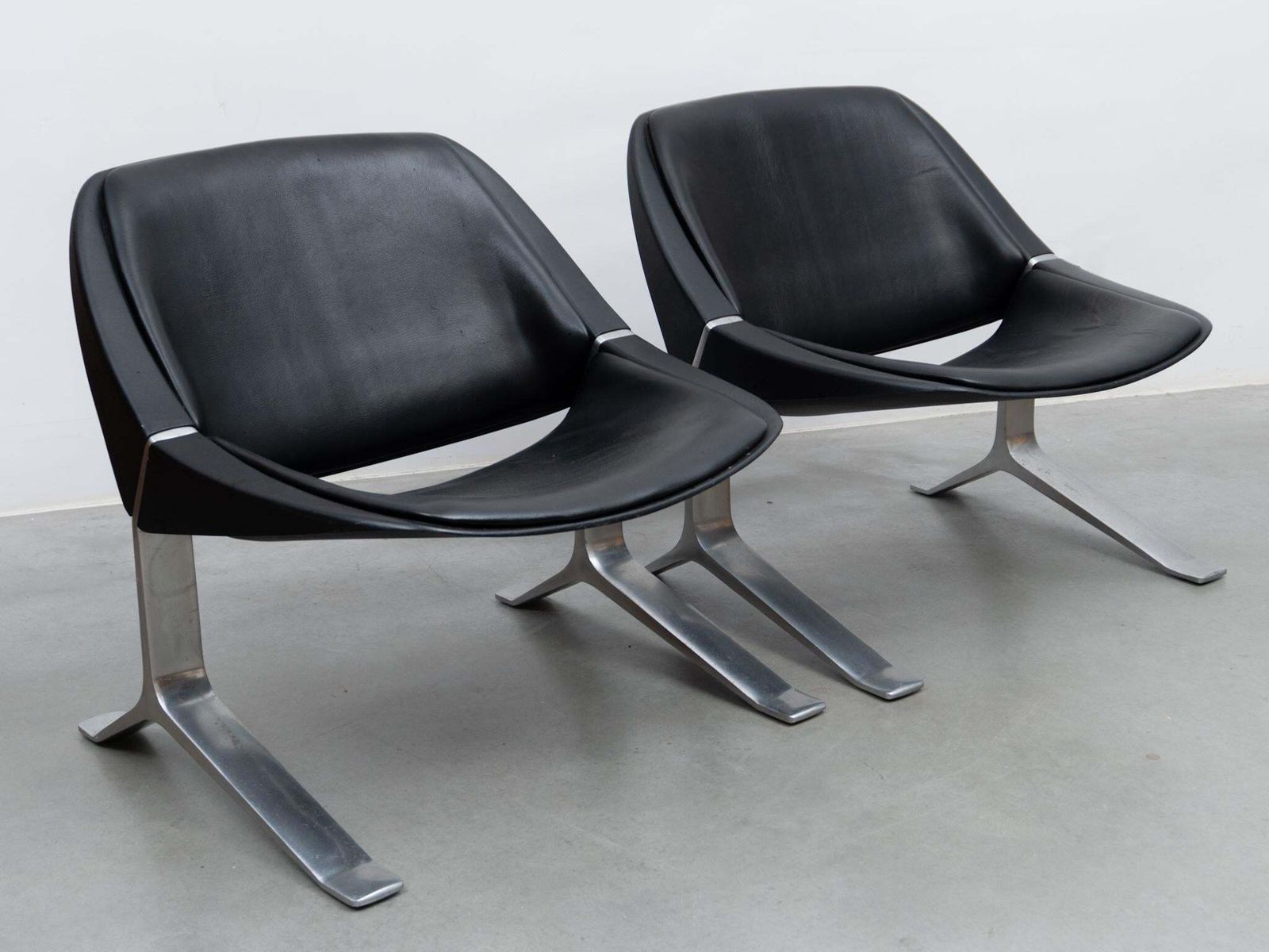 photo buy Pair Of Knut Hesterberg Lounge Black And Chrome Club Arm Chairs, Germany 1971