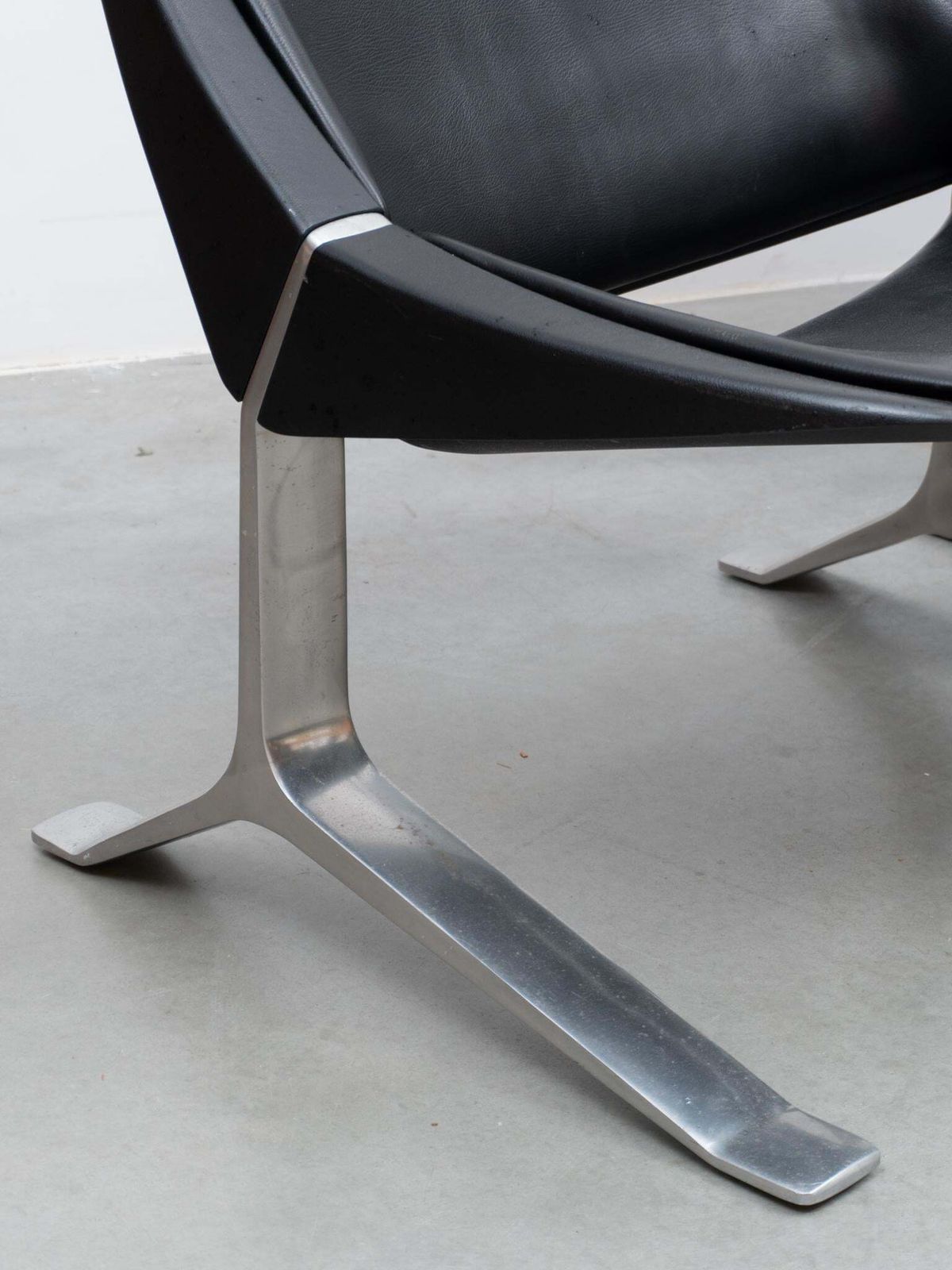 photo vintage Pair Of Knut Hesterberg Lounge Black And Chrome Club Arm Chairs, Germany 1971
