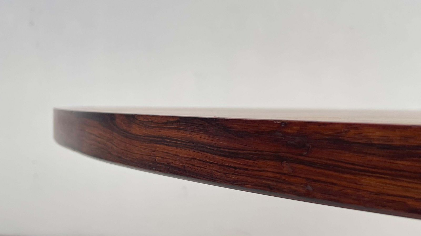 Round One And A Half Meter Table With Tulip Base photo vinterior