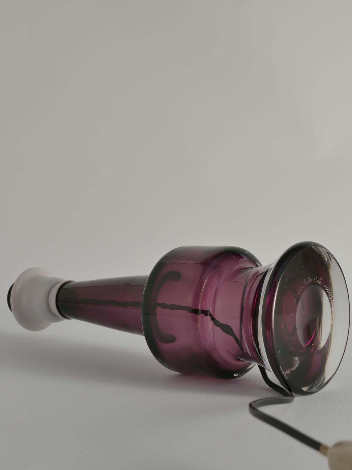 photo vinterior Mid Century Modern Purple Chrystal Glass Table Lamp By Kosta 1960s