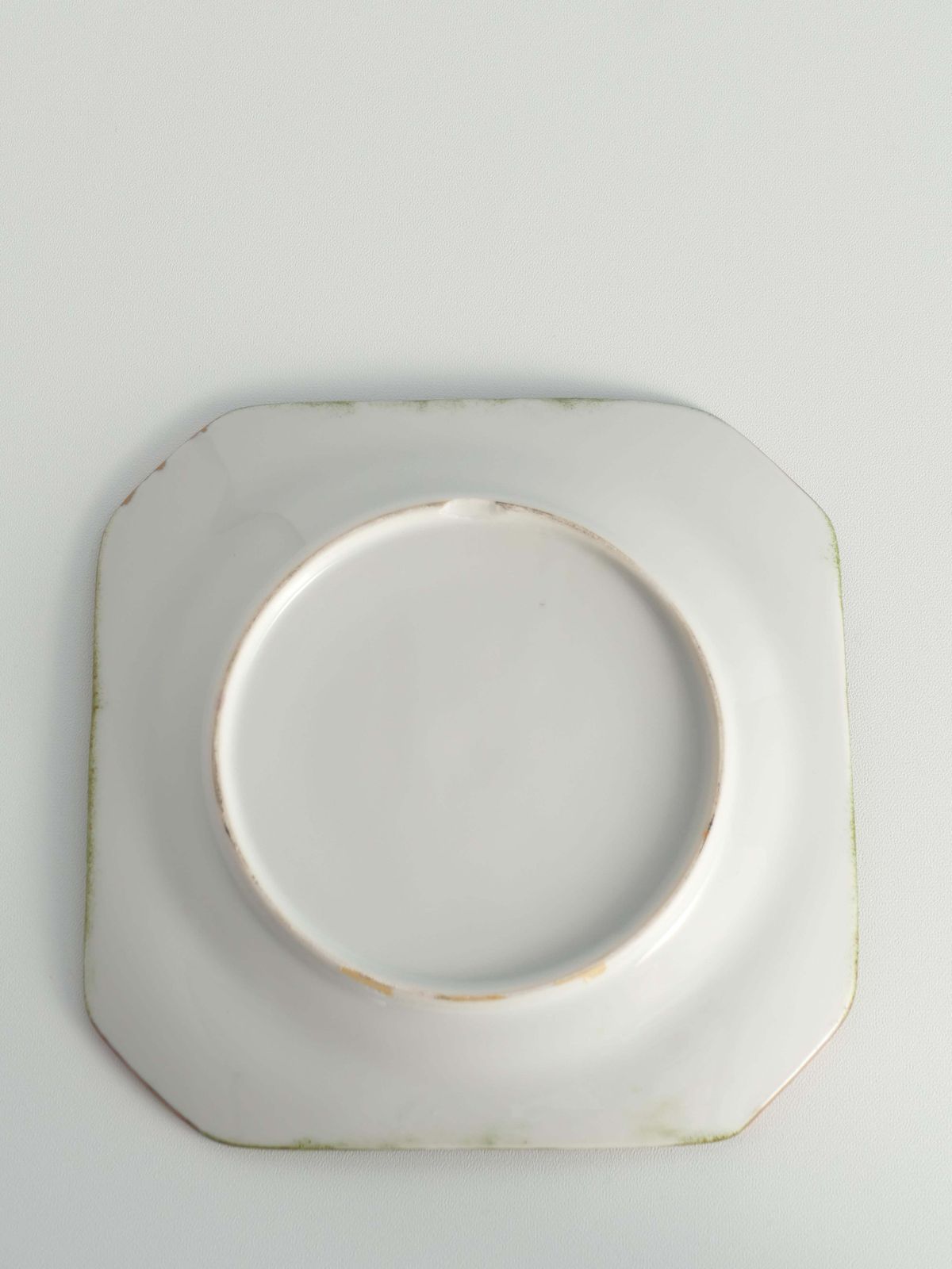 Handpainted Green And Gold Porcelain Ashtray With Chinoiserie Smoking Motif photo vintage