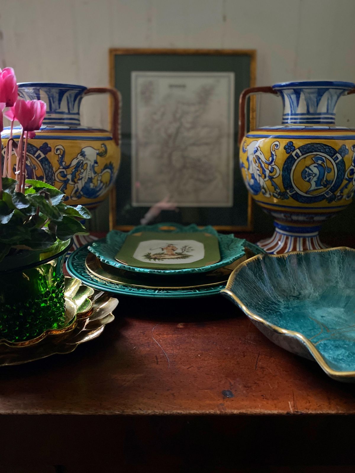Home Decor Handpainted Green And Gold Porcelain Ashtray With Chinoiserie Smoking Motif photo