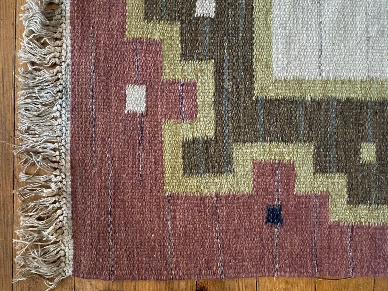 Scandinavian Modern Röllakan Pink And White Flatweave Rug, Sweden, 1960s photo buy