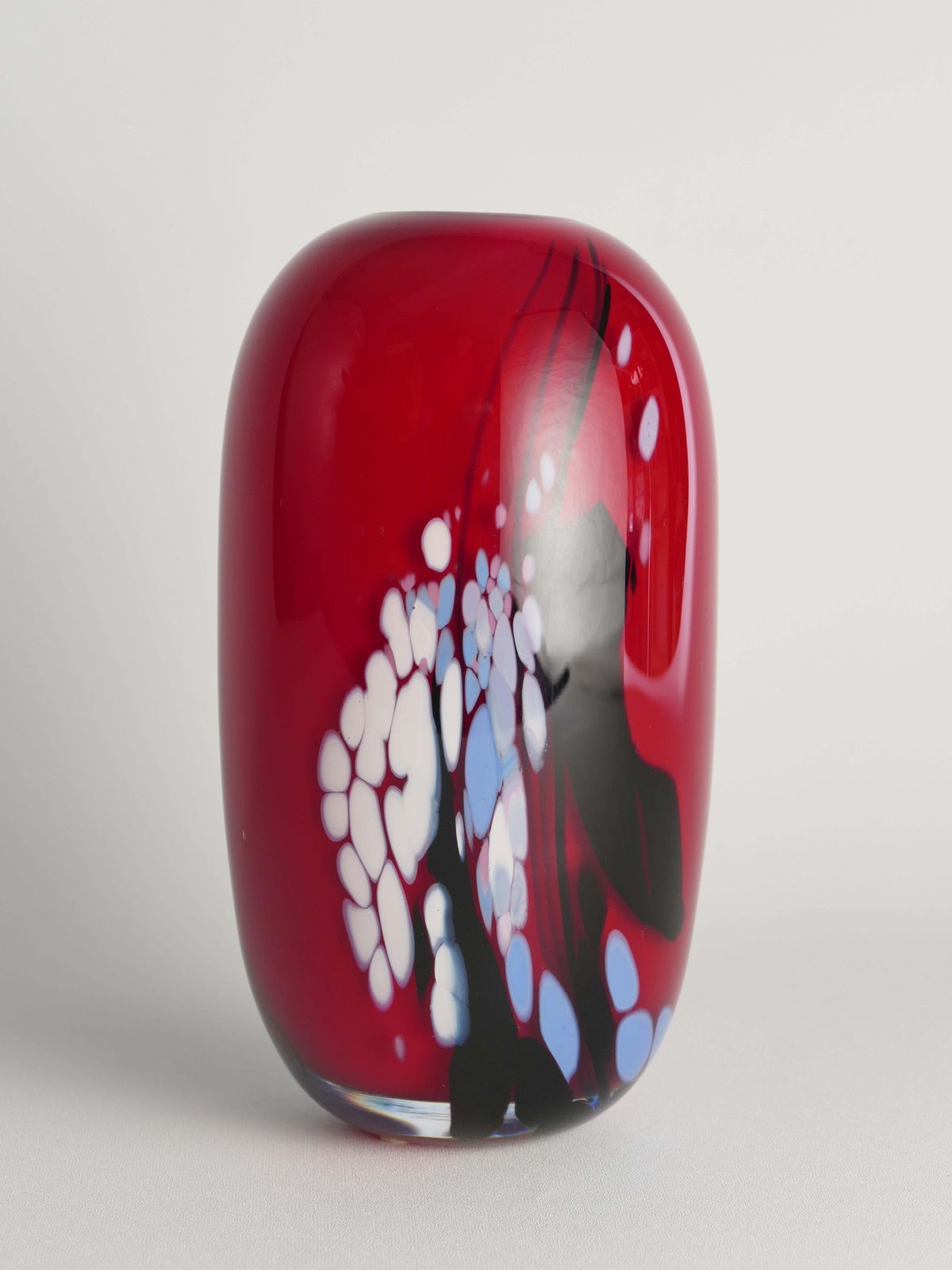 photo vinterior Unique Cherry Red Art Glass Vase By Mikael Axenbrant, Sweden 1990