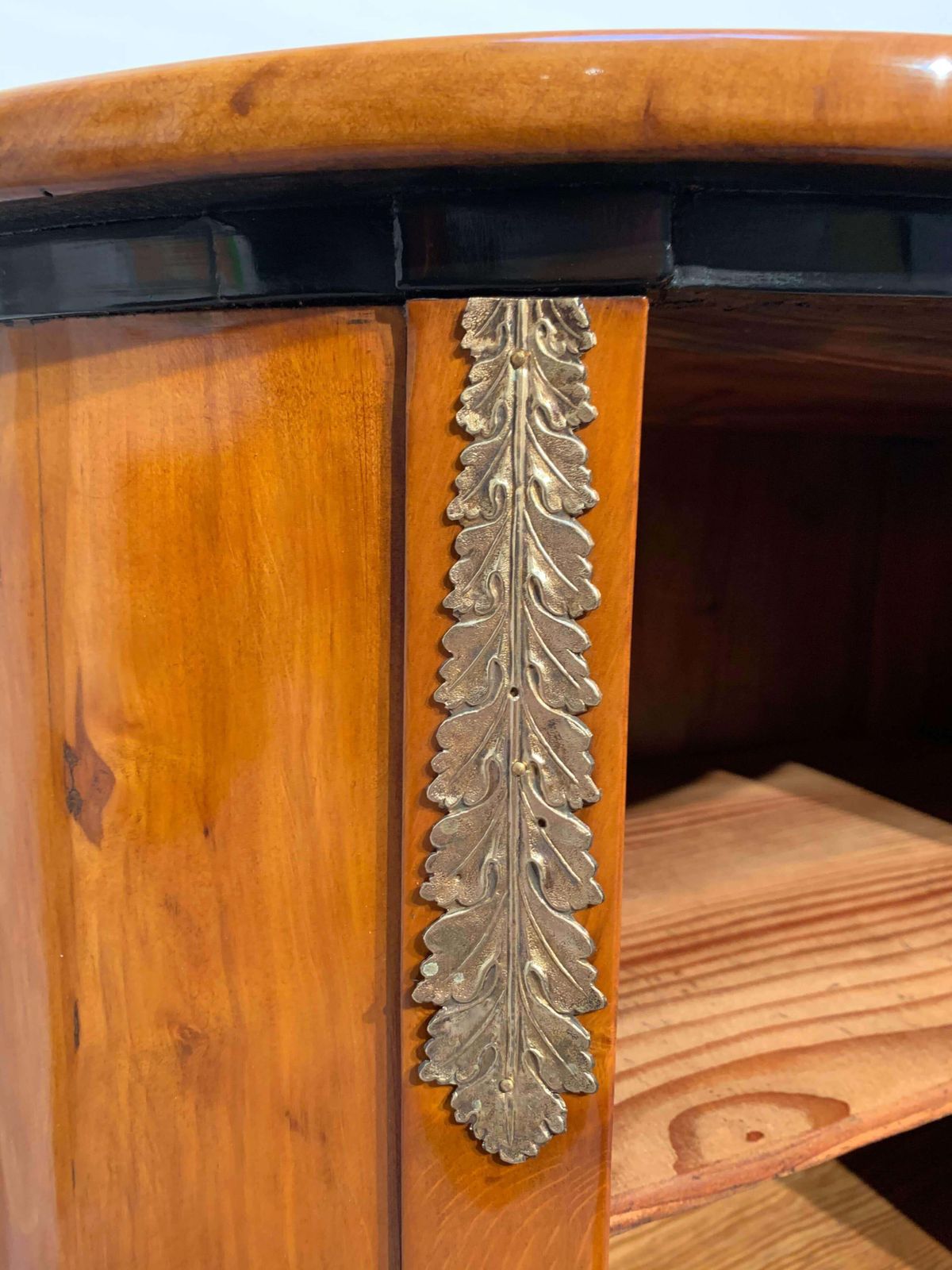 photo vinterior Neoclassical Demilune Half Cabinet, Cherrywood And Brass, France, Circa 1810