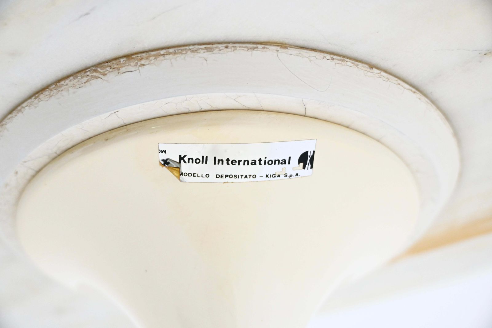 Oval Side Table By Eero Saarinen For Knoll International, 1960s photo vintage