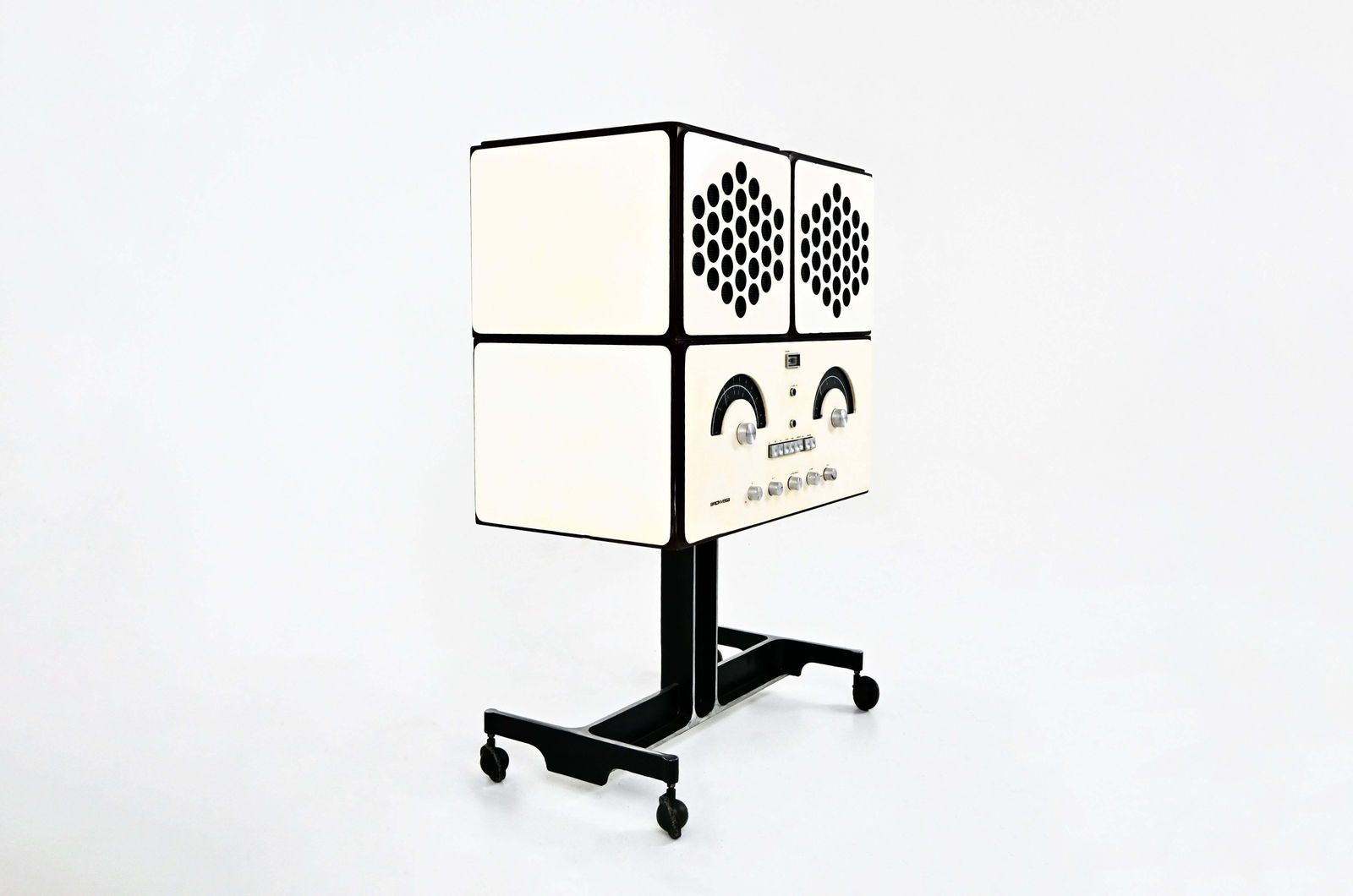 photo furniture Stereophonic Rr 126 Radio By F.Lli Castiglioni For Brionvega, 1960s